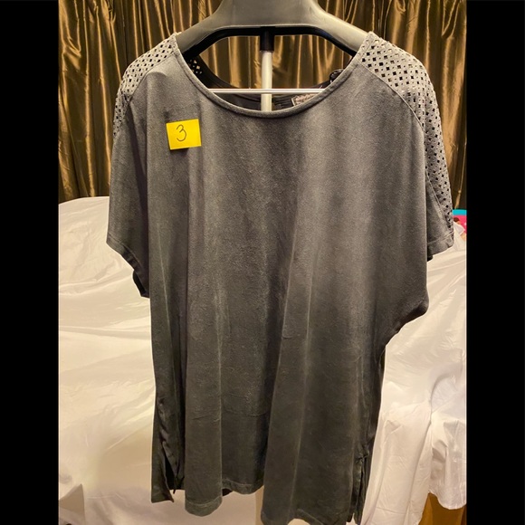 Eyeshadow Tops - EUC Eyeshadow tunic top. Size 1X.